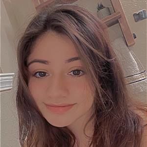 Meet your Posher, Daniela